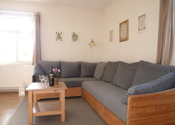 Emily House Semesterbostad *
